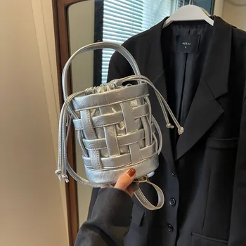 Дамски чанти през рамо във френски стил, ниша 2023, новата модерна ежедневна чанта през рамото си в съвсем малък, ежедневни модерна дамска чанта-тоут