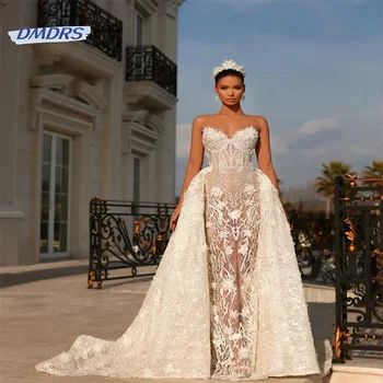 Луксозна сватбена рокля без презрамки с аппликацией впечатлява със своя бохемски стил 
