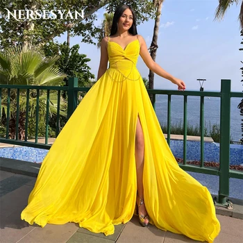 Nersesyan Fashion Жълти шифоновые вечерни рокли с тънки спагети презрамки, вечерни рокли без ръкави, с цепка отстрани, драпированное рокля за бала