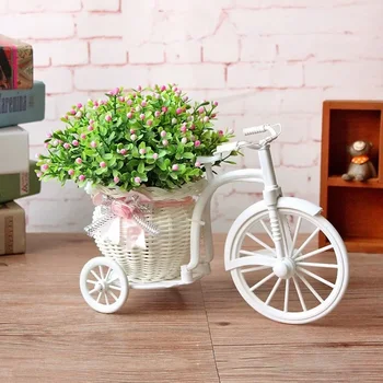 Дизайнерска сватбена кошница, украса от цветя в саксия бяло, велосипедна парти, пластмасова триколка, декоративно склад.