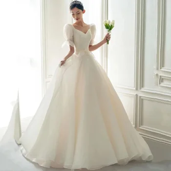 Сватбена рокля с V-образно деколте, сватбени рокли от органза за жени, сватбената рокля трапецовидна форма, с къси ръкави